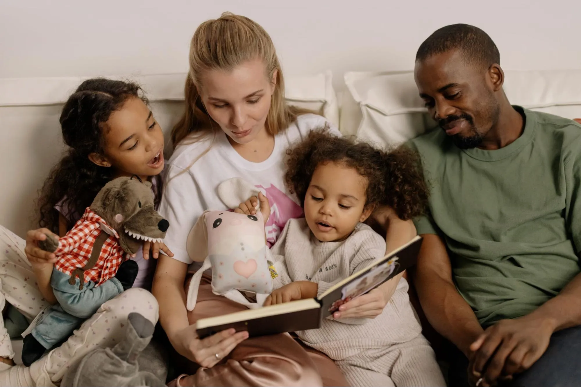 How do parents influence a child's reading habits?
